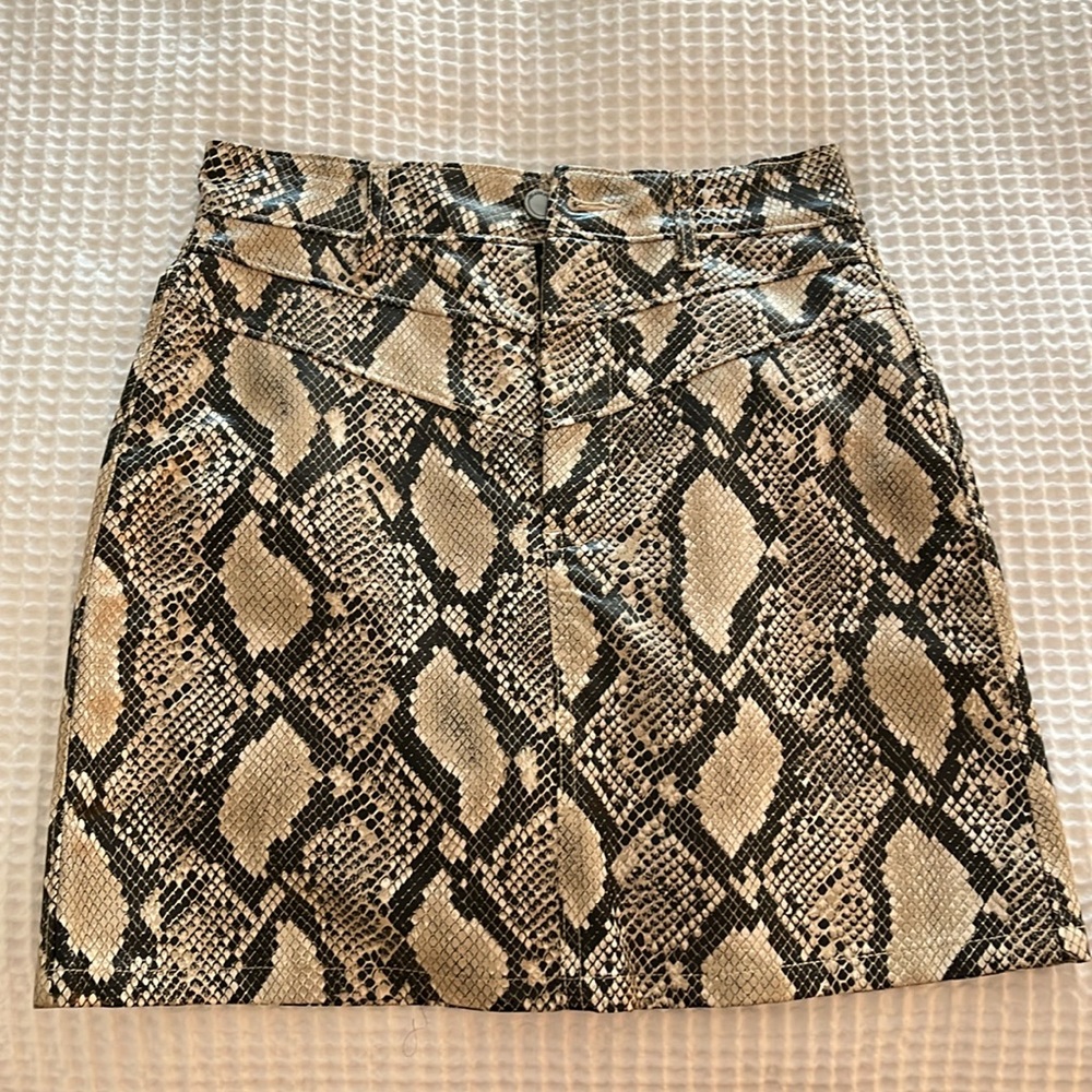 Snakeskin faux leather mini skirt
